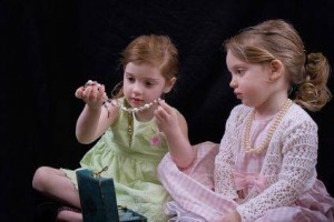 1081313_541694975868111_1364643260_n